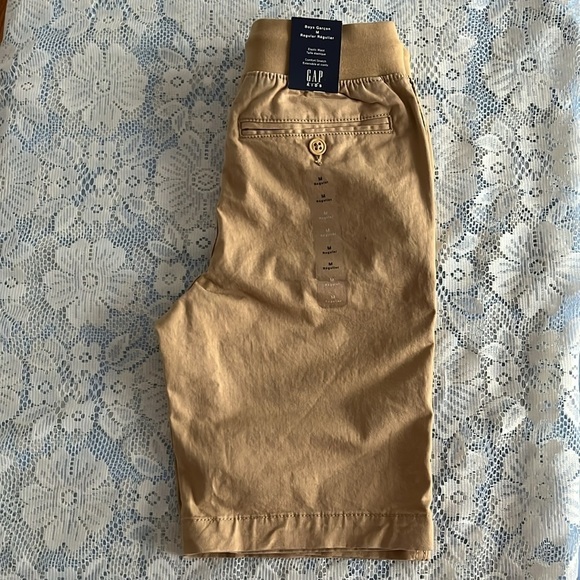 GAP Kids Boys Medium  Tan shorts with elastic waistband - Picture 5 of 9